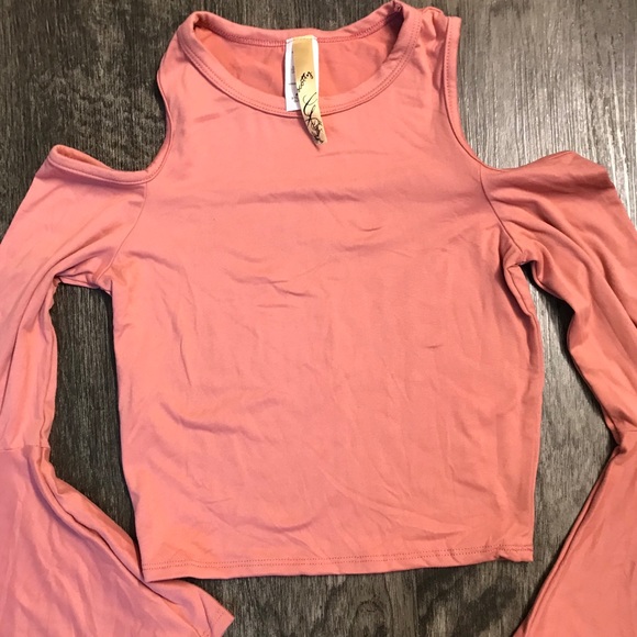 Mauve Cold Shoulder Top with Bell Sleeves small - Picture 2 of 8